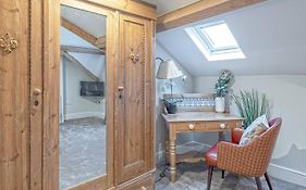Glanrhyd Townhouse In Central Dolgellau With Parking And Bike Storage
